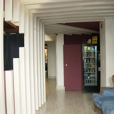 Guest house Revolutum 2*