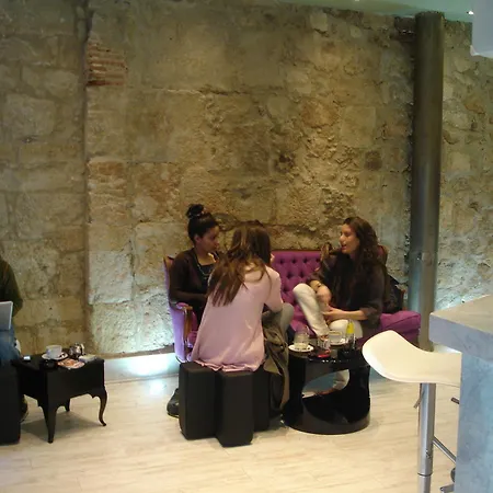 Guest house Revolutum 2*